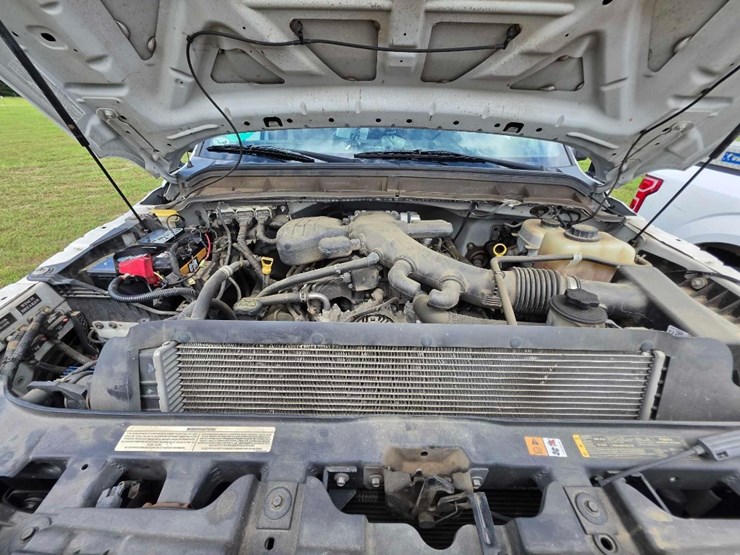 2014-ford-f550-image-15