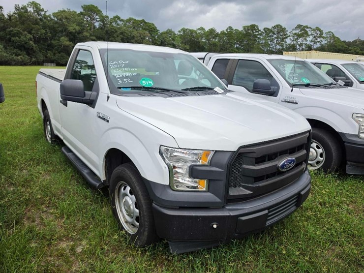 2017-ford-f150-xl-image-1
