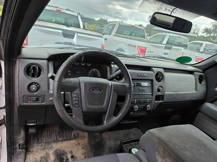 2014-ford-f150-xl-image-11