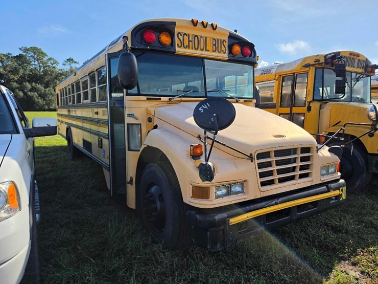 2005-bluebird-school-bus-image-1