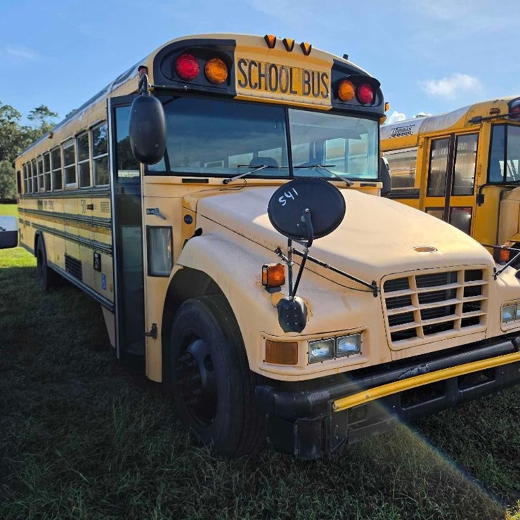 2005 BLUEBIRD SCHOOL BUS