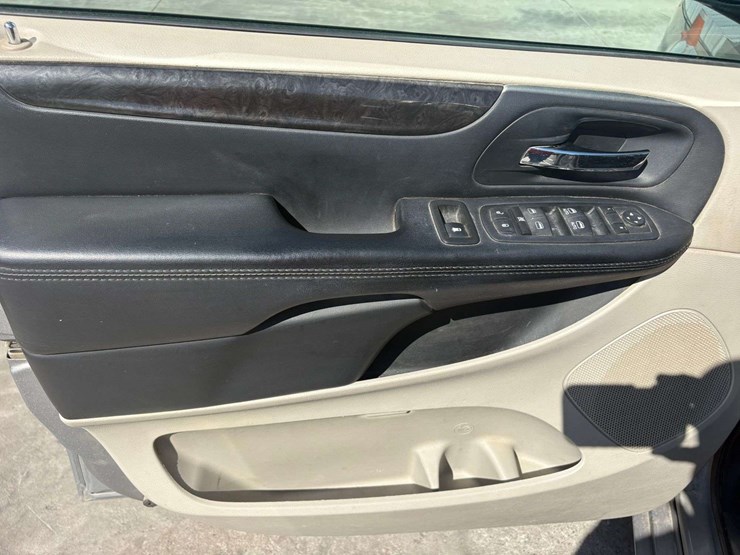 2016-dodge-grand-caravan-sxt-image-31