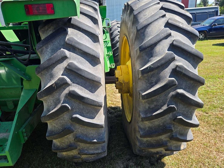 1992-john-deere-8760-image-11