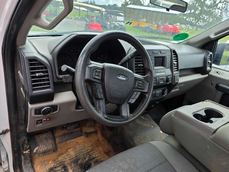 2020-ford-f150-xl-image-11