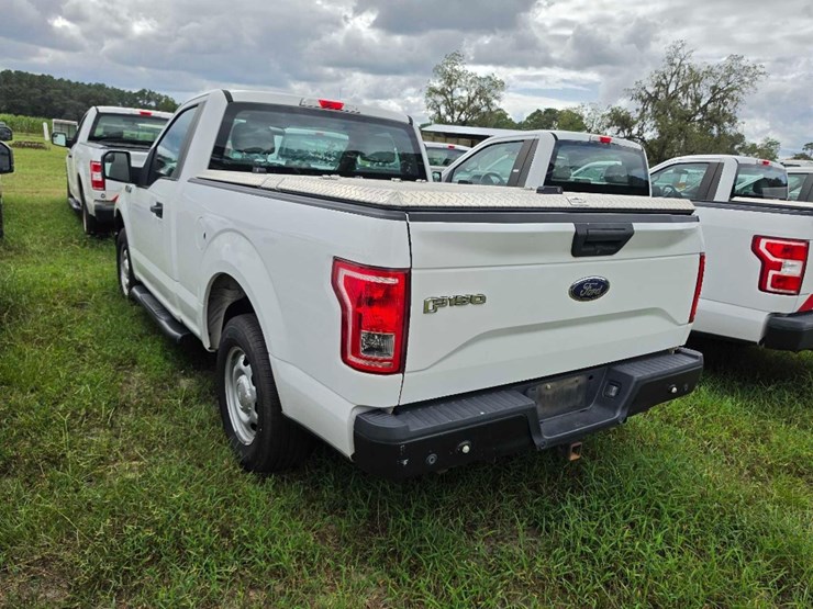 2017-ford-f150-xl-image-3