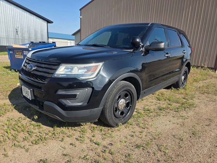2016-ford-explorer-police-interceptor-image-42