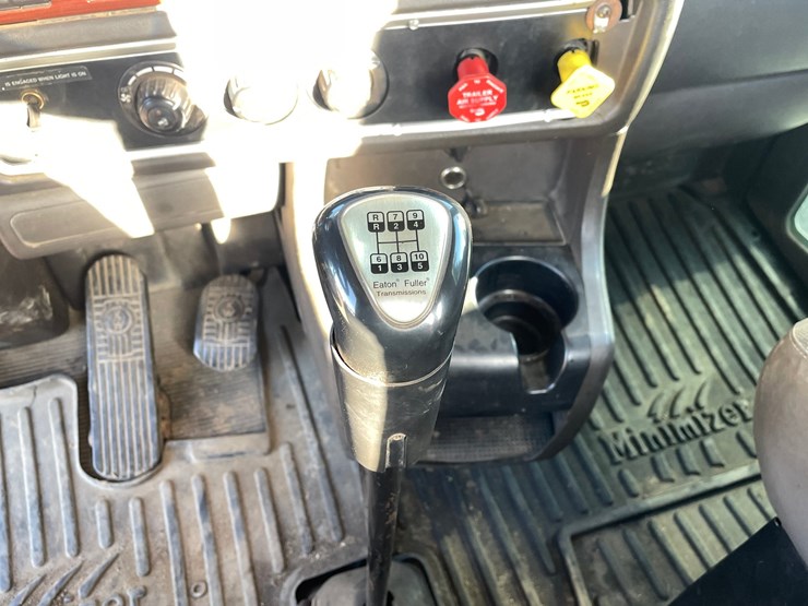 2006-kenworth-t800b-image-45