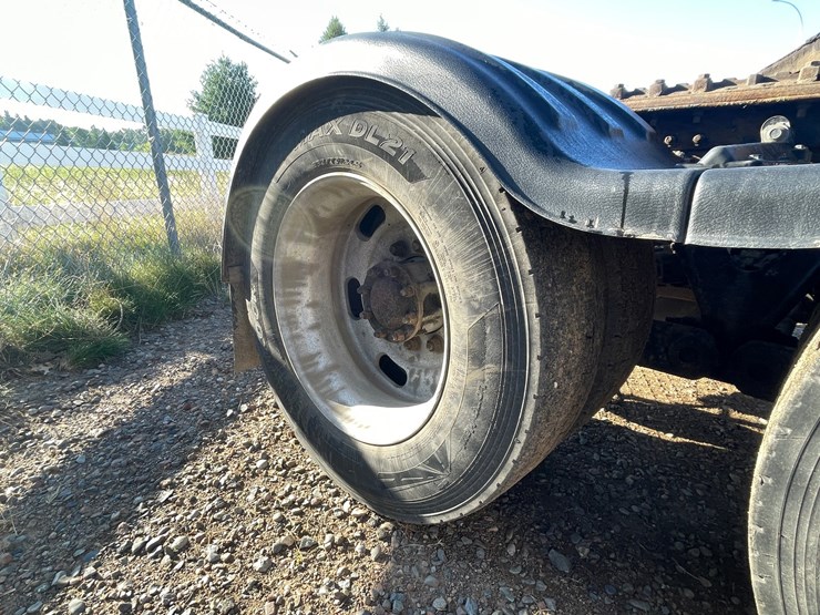 2006-kenworth-t800b-image-15