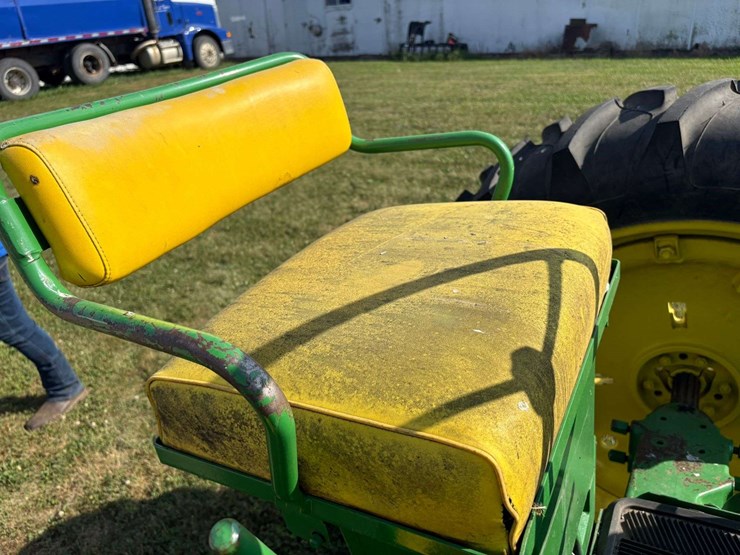 1951-john-deere-b-image-14