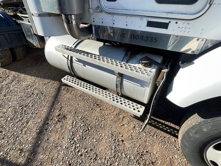 2006-kenworth-t800b-image-9