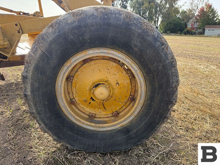 caterpillar-12-image-44