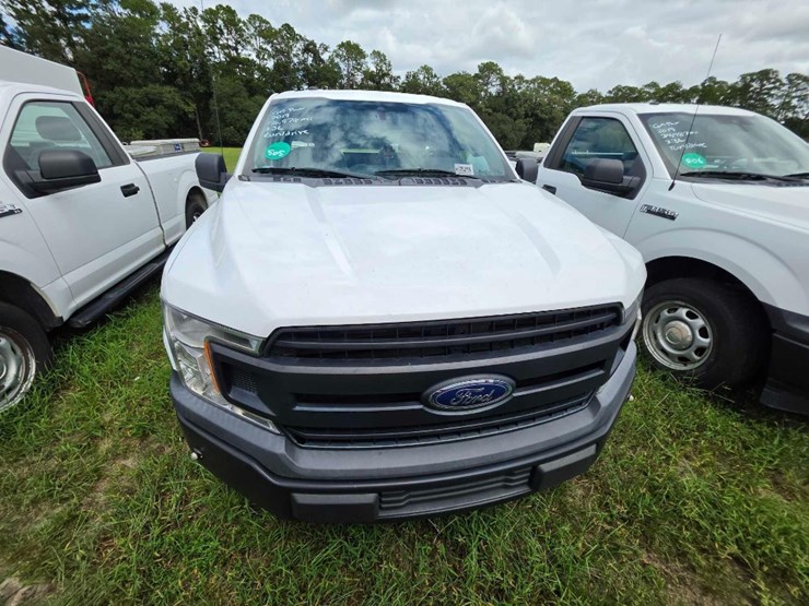 2019-ford-f150-xl-image-2