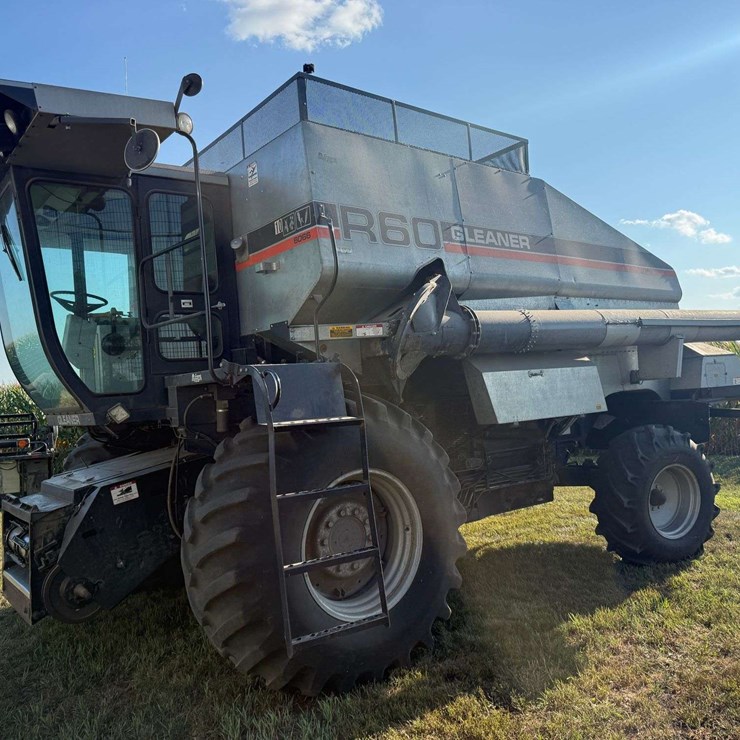 1991 GLEANER R60