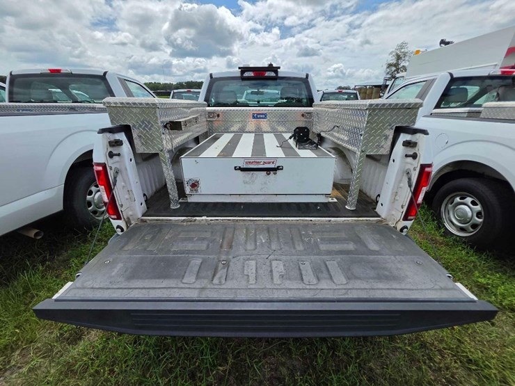 2019-ford-f150-xl-image-7
