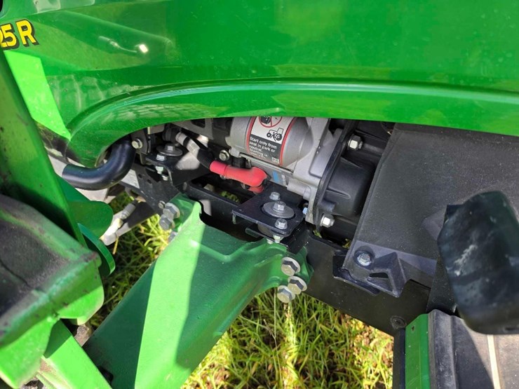 2021-john-deere-2025r-image-13