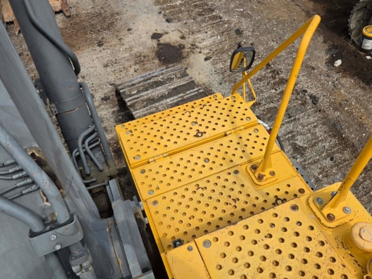 2006-volvo-ec700b-image-30