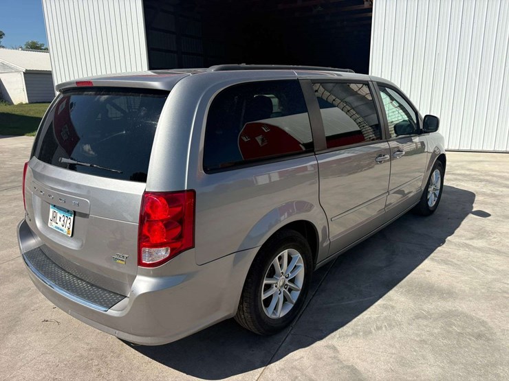 2016-dodge-grand-caravan-sxt-image-5
