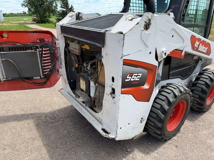 2022-bobcat-s62-image-21