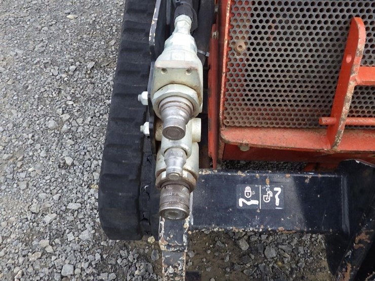 2021-ditch-witch-sk800-image-11