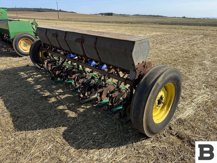 van-brunt-grain-drill-image-5