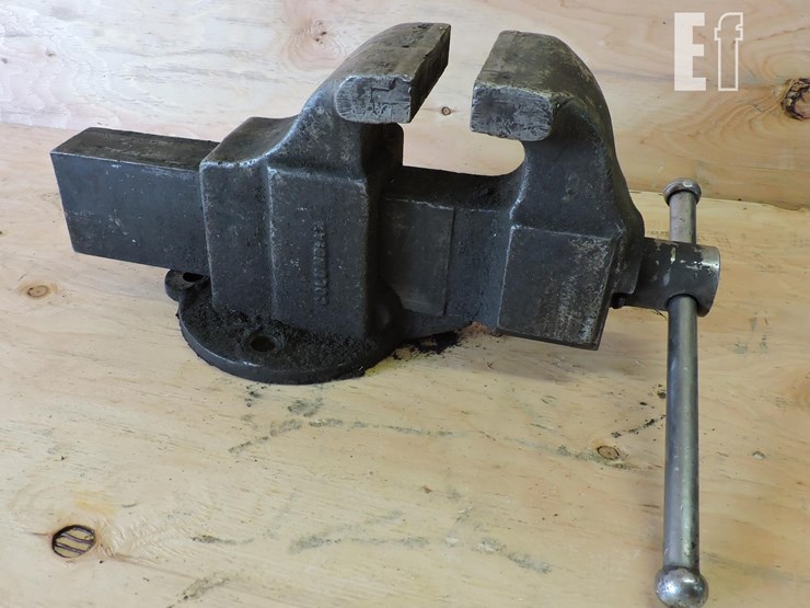 columbian,-5”-bench-vise-image-1