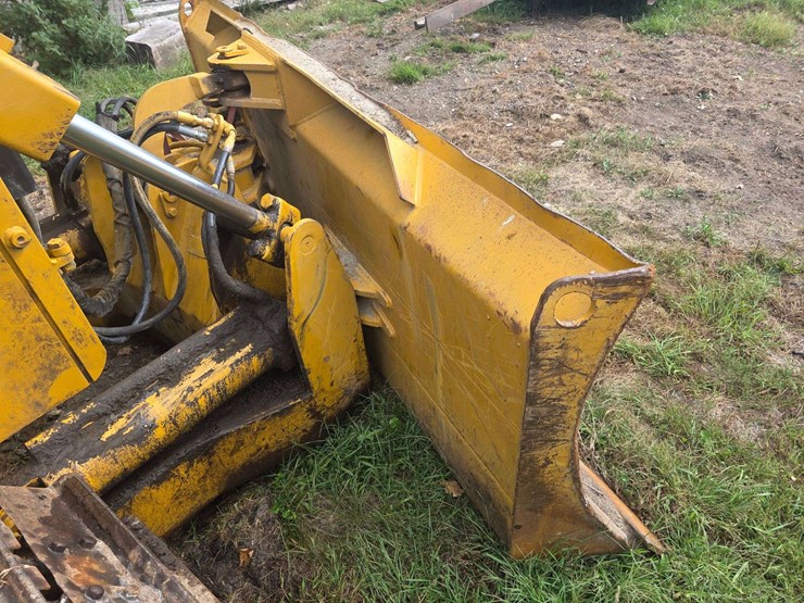 deere-750b-lt-image-26