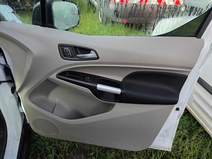 2022-ford-transit-connect-image-9