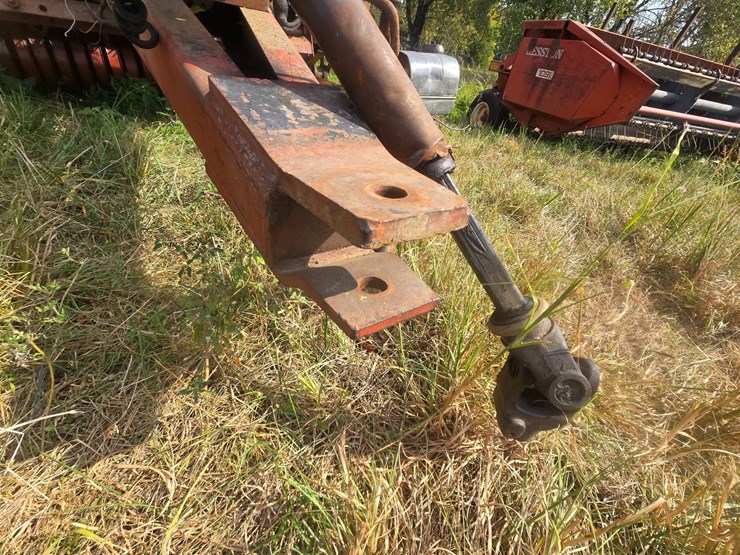 hesston-5540-image-10