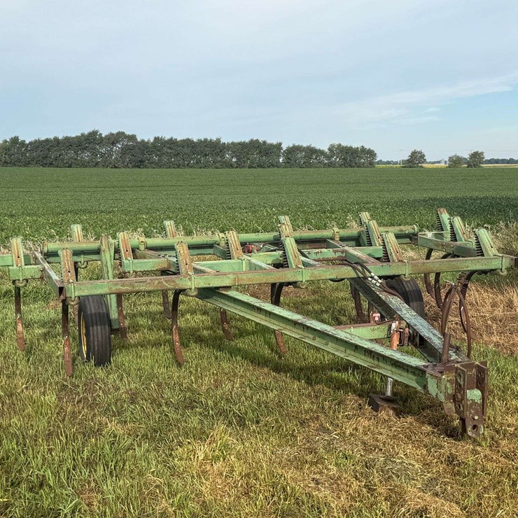 JOHN DEERE 1610