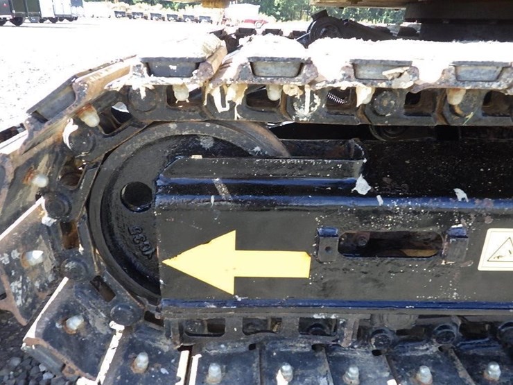 caterpillar-303-image-16