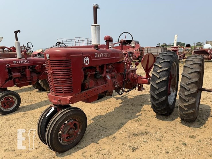 1952-farmall-super-m-image-3