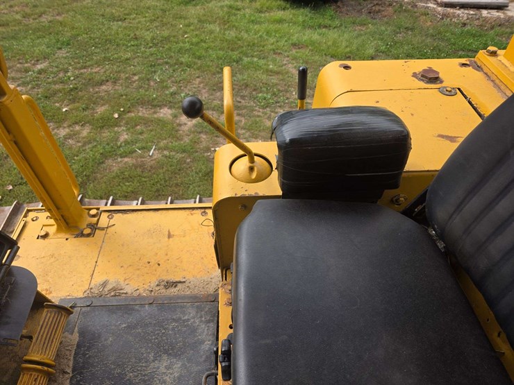 deere-750b-lt-image-35