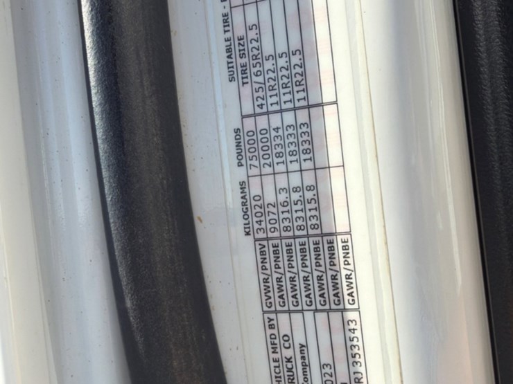 2024-kenworth-t880-image-22