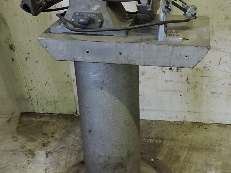 blackhawke,-model-75-8,-8’-grinder-on-stand,-110-v-image-1