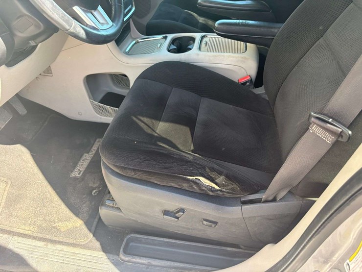 2016-dodge-grand-caravan-sxt-image-30