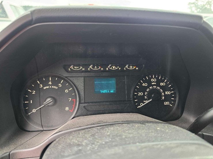 2019-ford-f150-xl-image-11