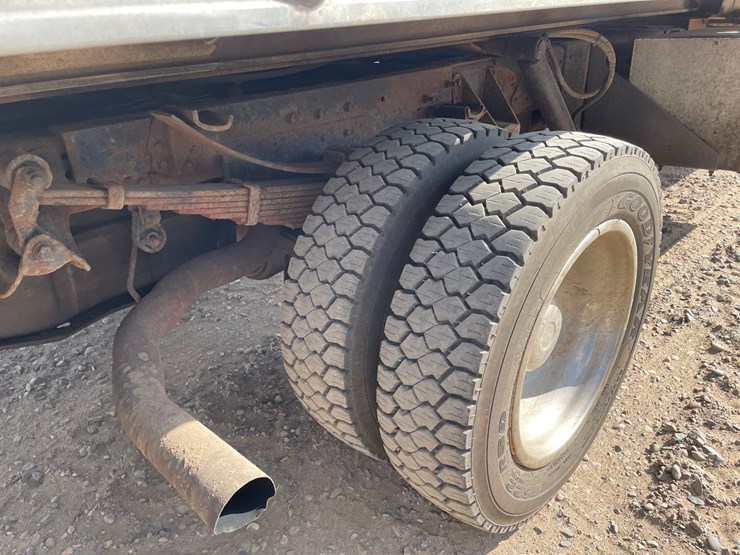 2003-ford-f550-image-19