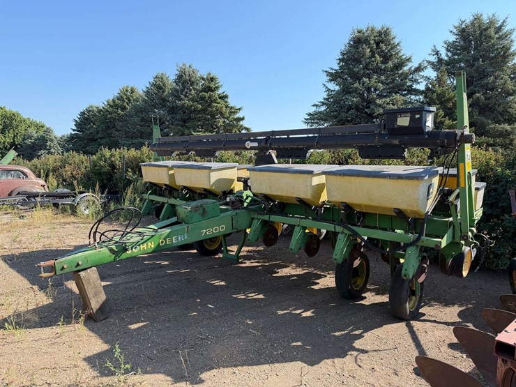 john-deere-7200-image-1