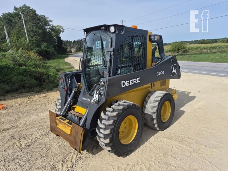 2024-deere-320g-image-11