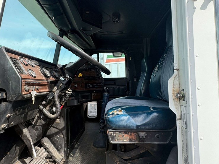 1997-cummins-m11-image-22