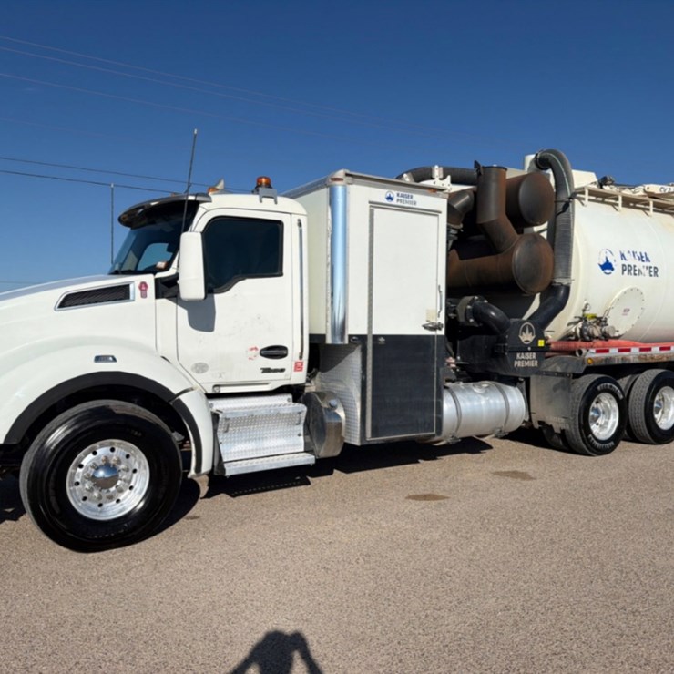 2024 KENWORTH T880