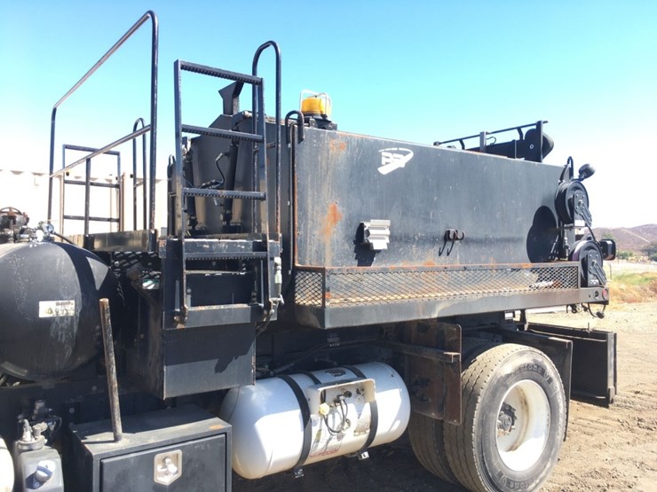 2016-freightliner-m2-asphalt-patch/slury-seal-image-14