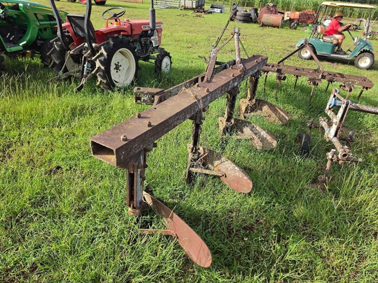 192---4-row-offset-bottom-plow-image-4
