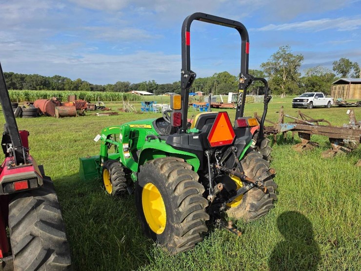 john-deere-3032e-image-3