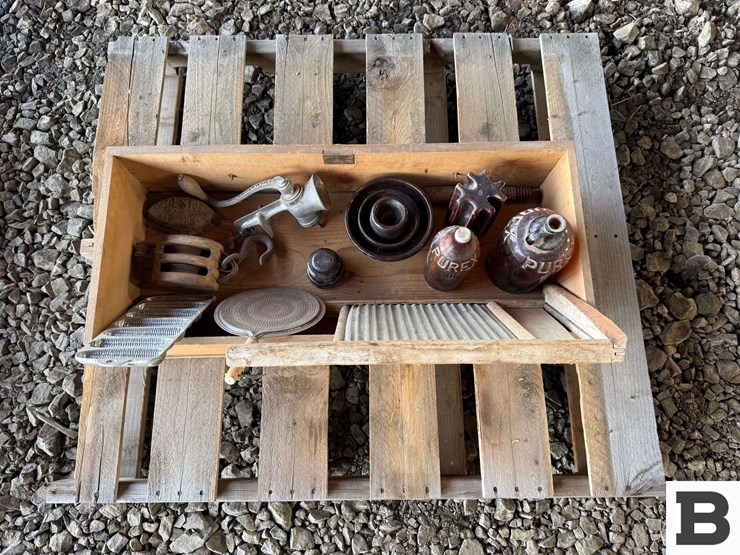 drawer-of-assorted-antiques-&-collectibles-image-5