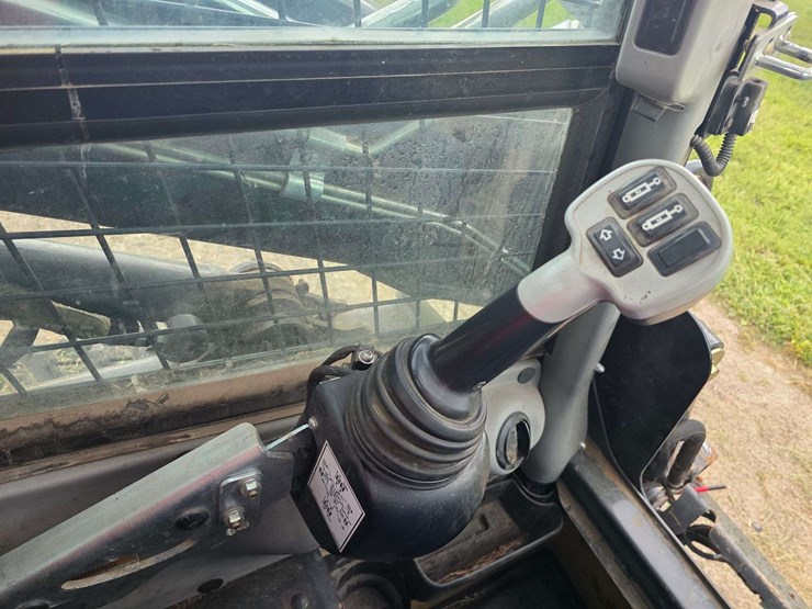 new-holland-c232-image-43
