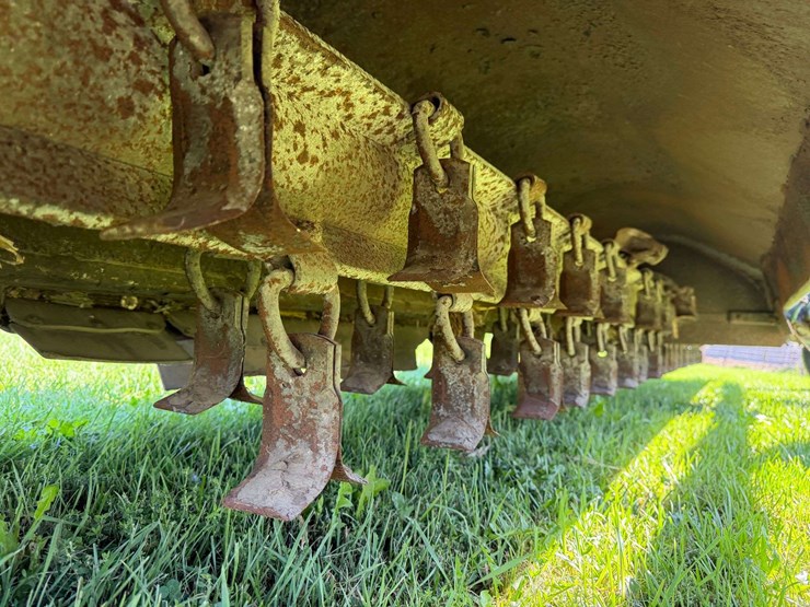john-deere-120-image-24
