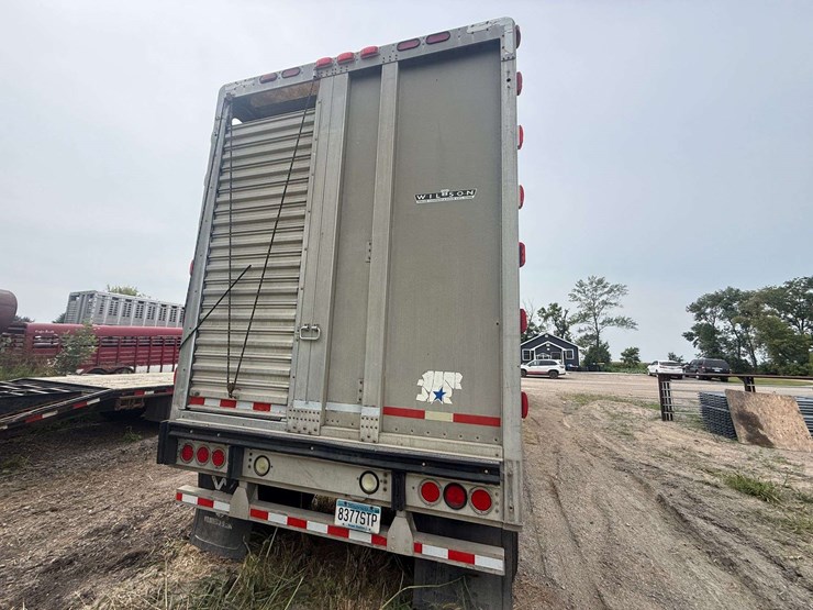 2003-wilson-livestock-trailer-image-12