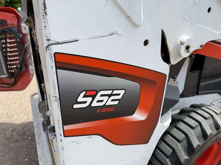 2022-bobcat-s62-image-22