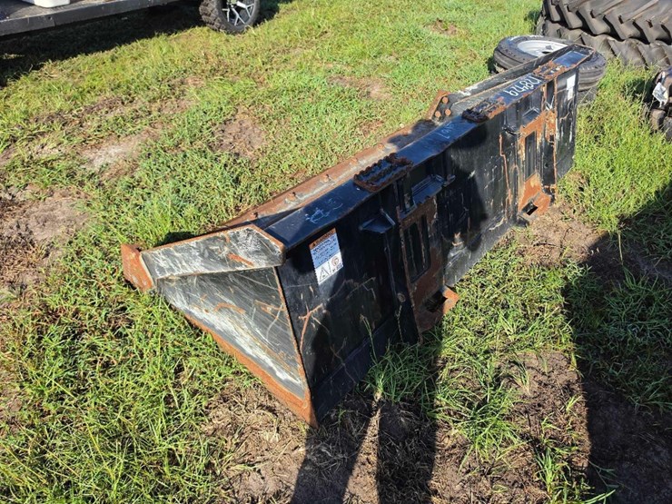 250---kubota-82"-severe-duty-bucket-image-3